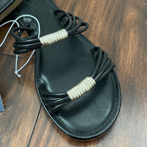 Universal Thread Black Sandals with Silver Accents Size 8 - Picture 3 of 4